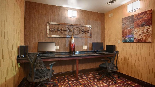 Best Western Plus Midwest Inn & Suites image 12